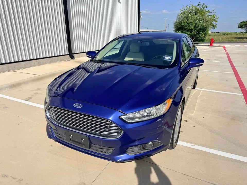 2014 Ford Fusion SE Sedan 4D, view 1 of 11